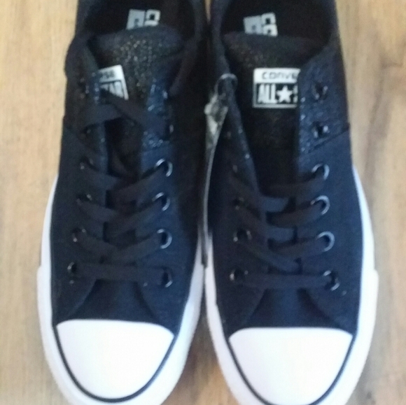 **SOLD**Women's Converse Athletic Shoes Sz 8 - Picture 4 of 8